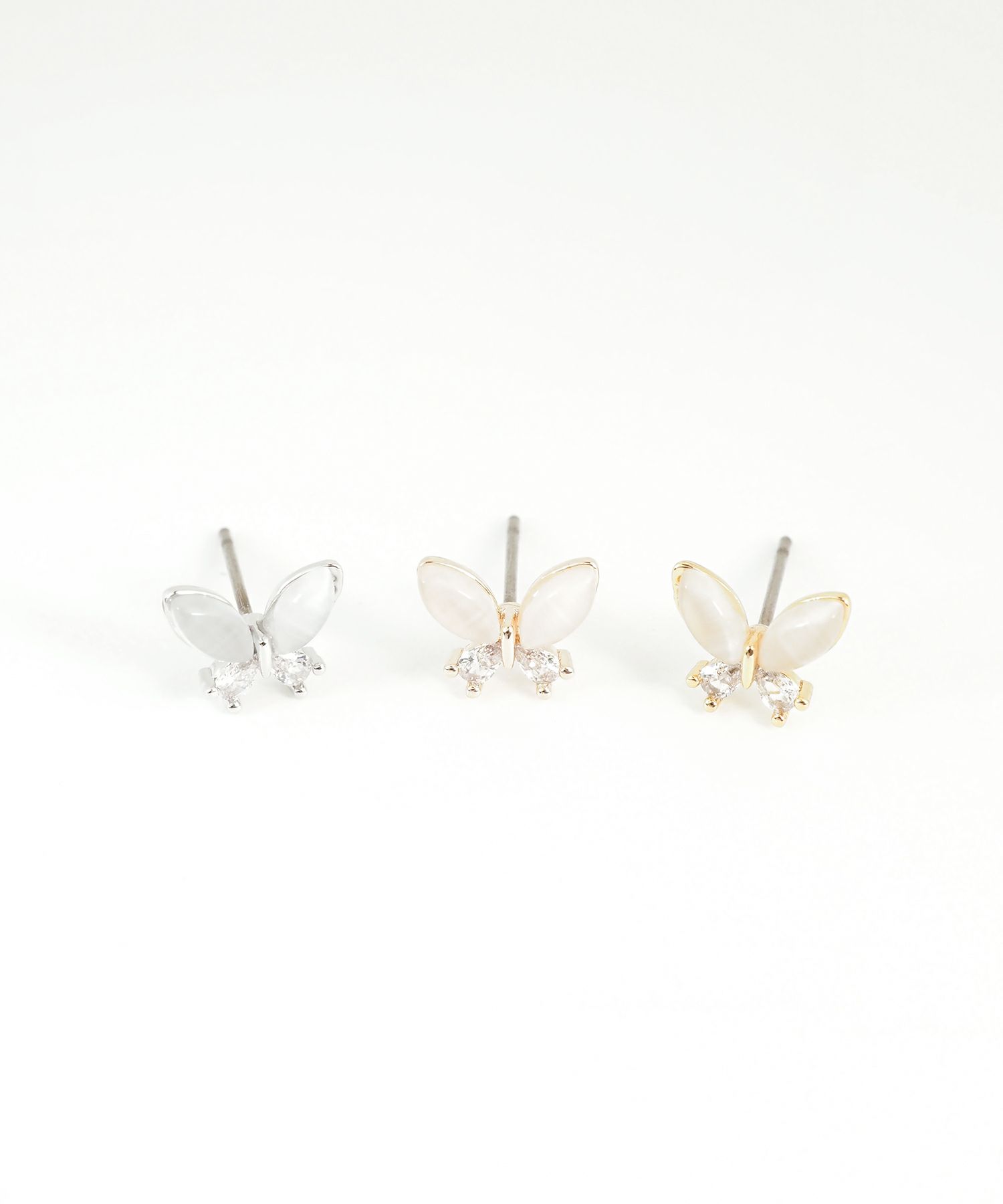 クラッシーバタフライキャッツアイチタンポストピアス