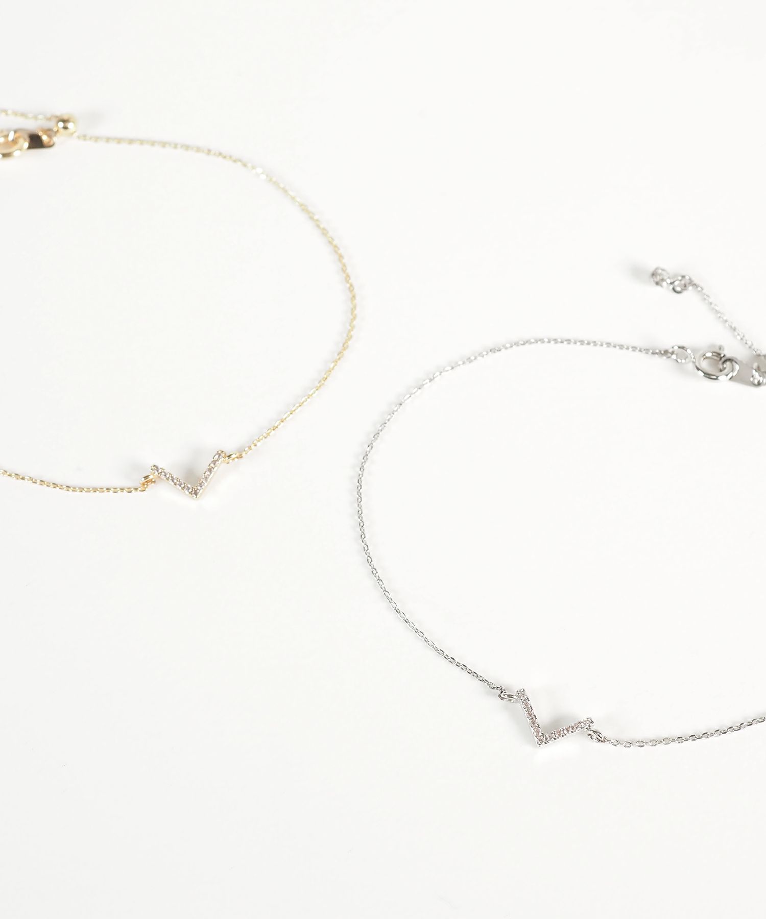 Vモチーフブレスレット