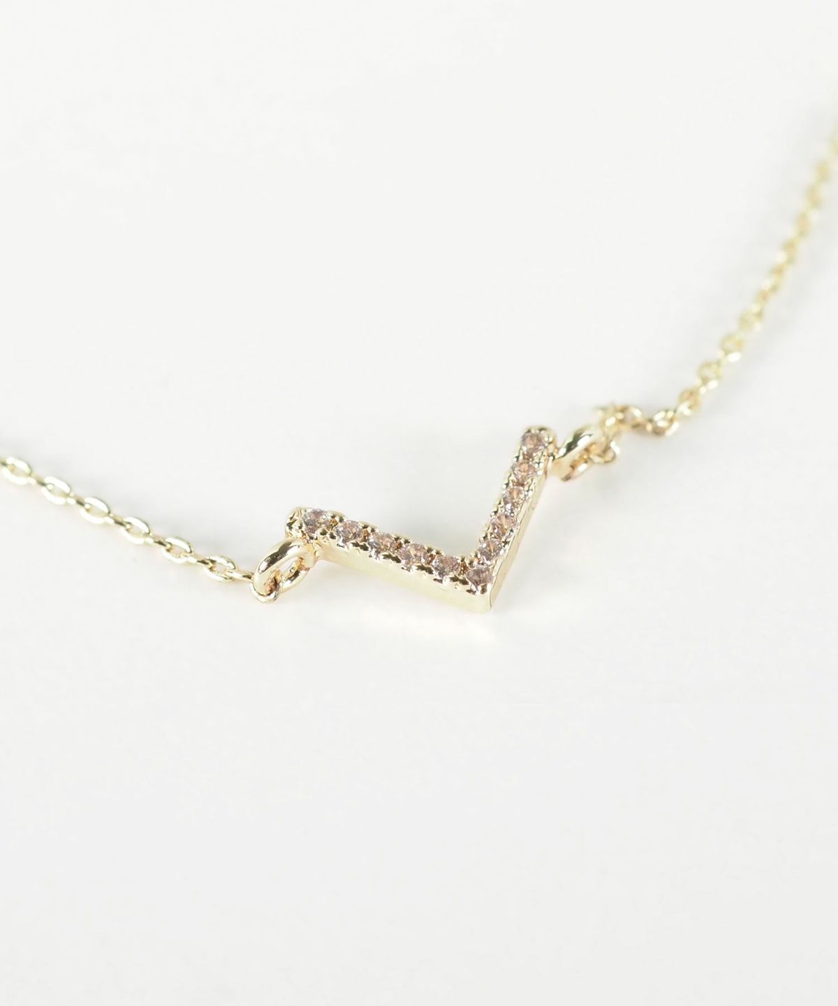 Vモチーフブレスレット