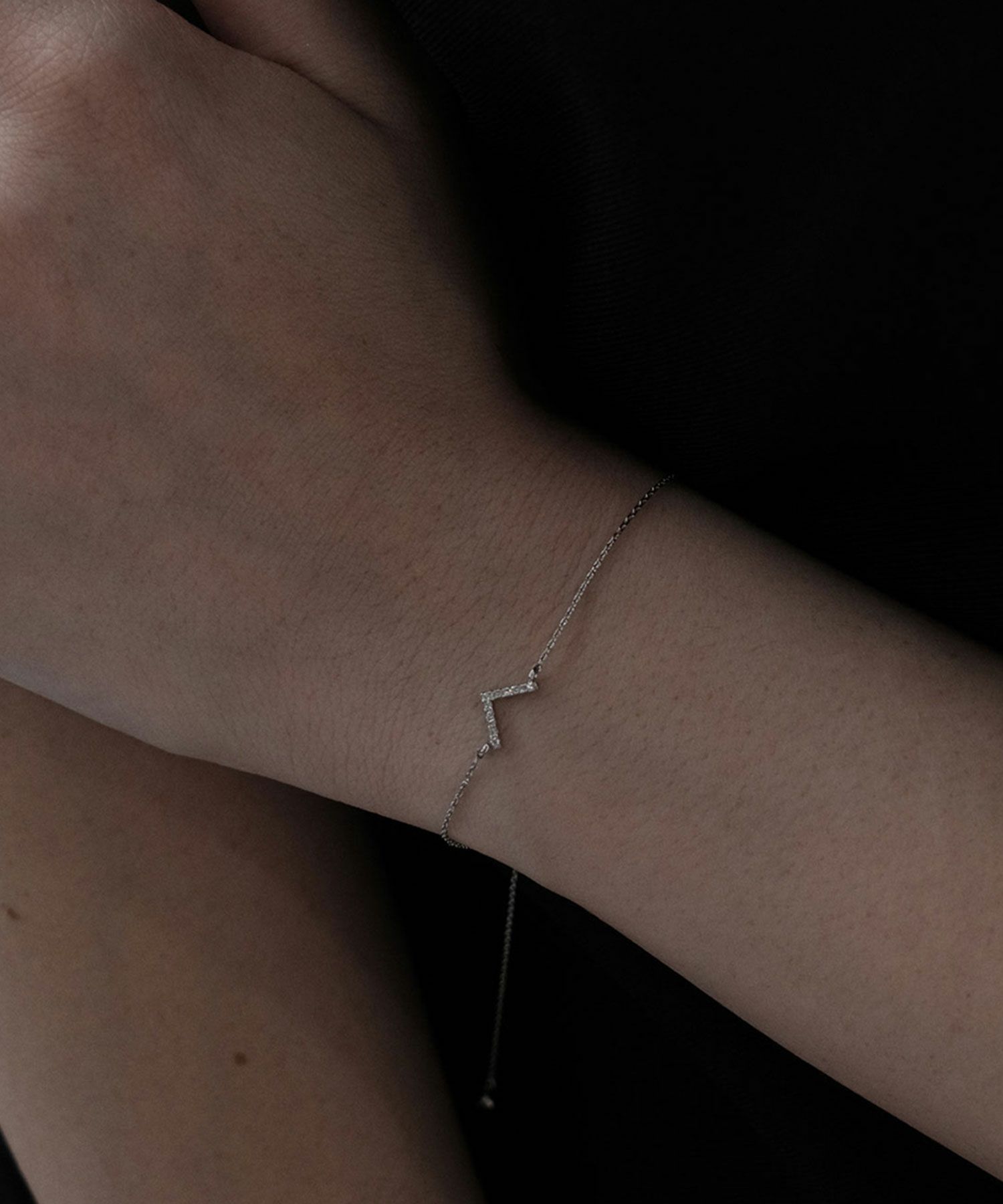 Vモチーフブレスレット | 【公式】MUK ONLINE SHOP｜人気アクセサリー