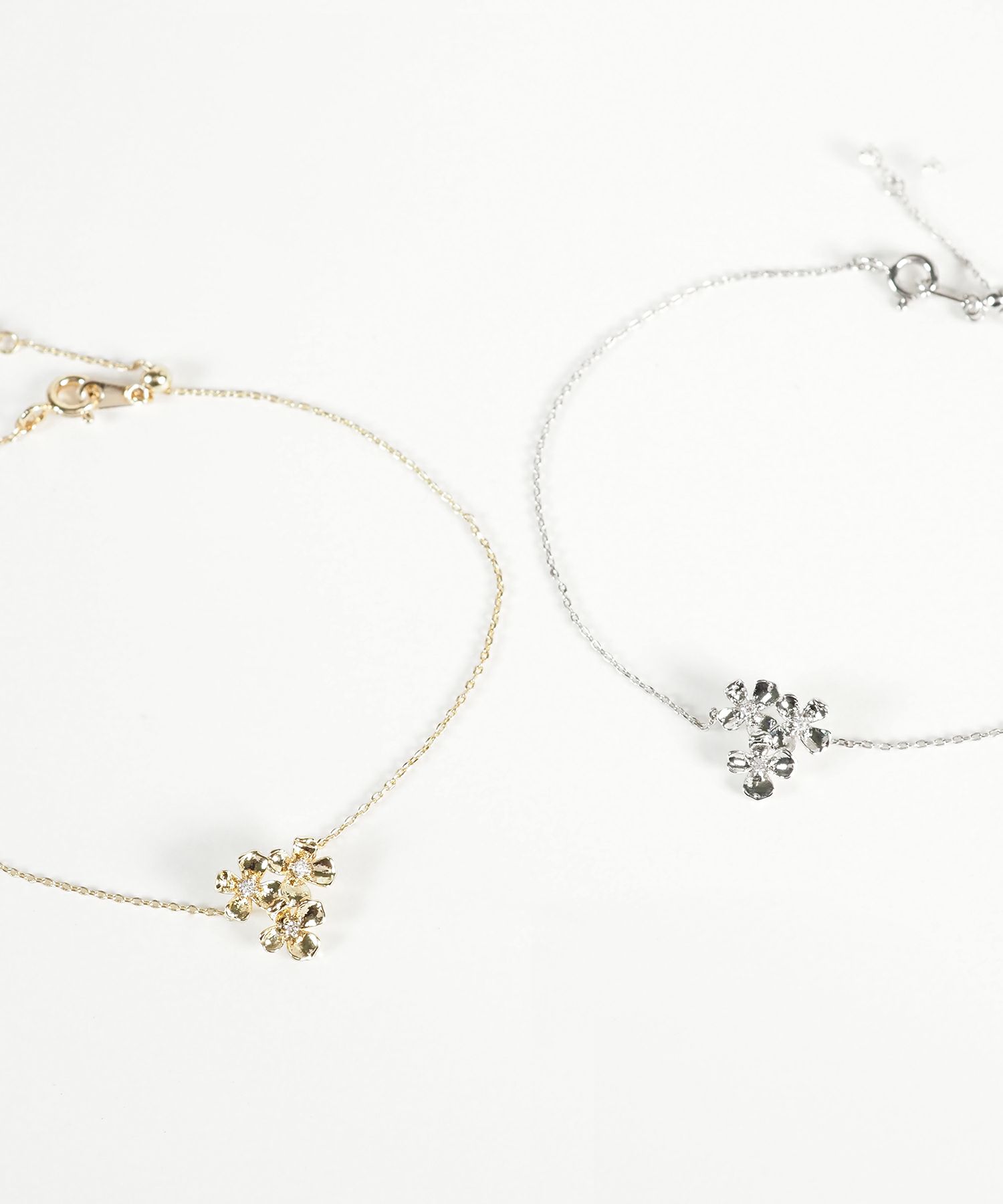 フラワーシルエットブレスレット