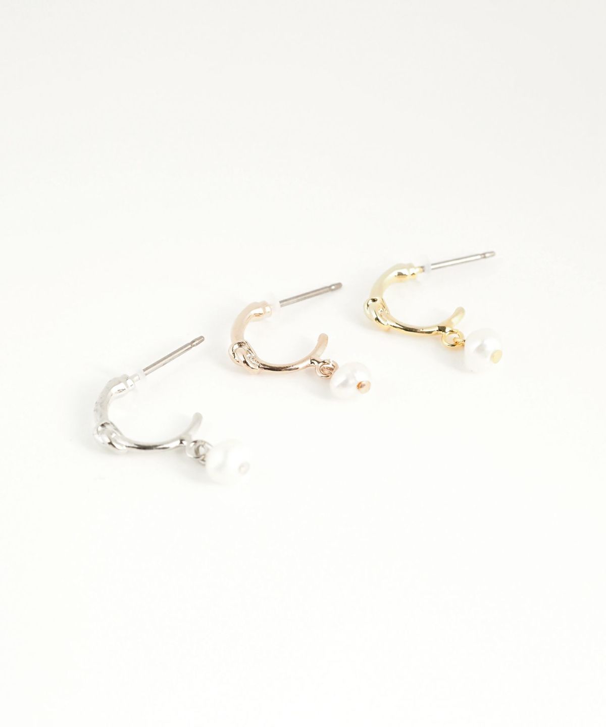 ノットライン淡水パールピュアチタンポストピアス