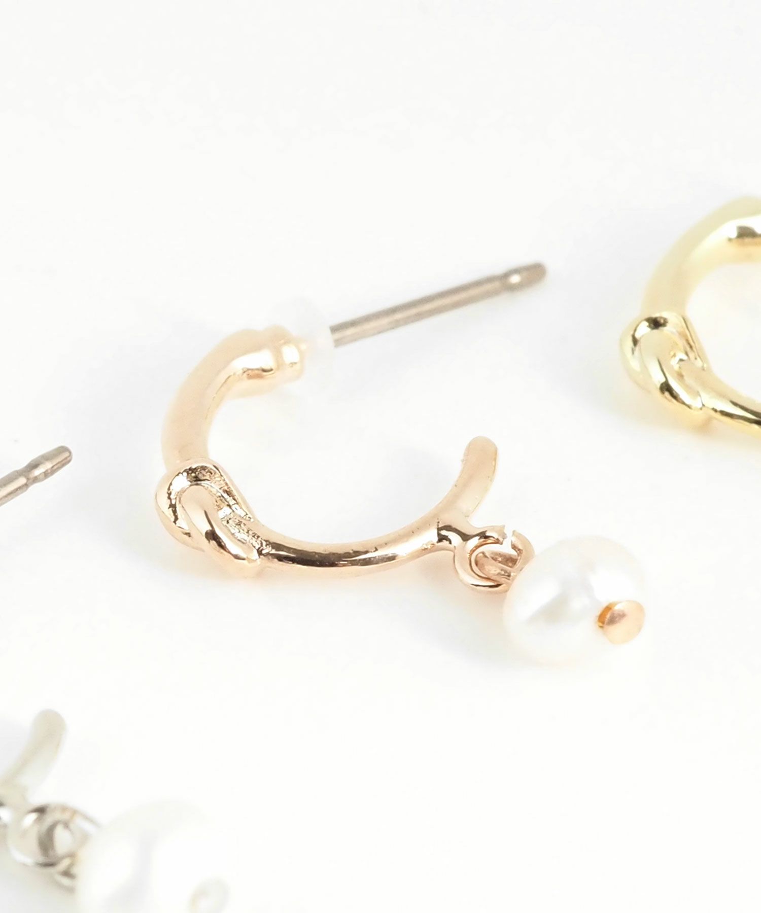 ノットライン淡水パールピュアチタンポストピアス