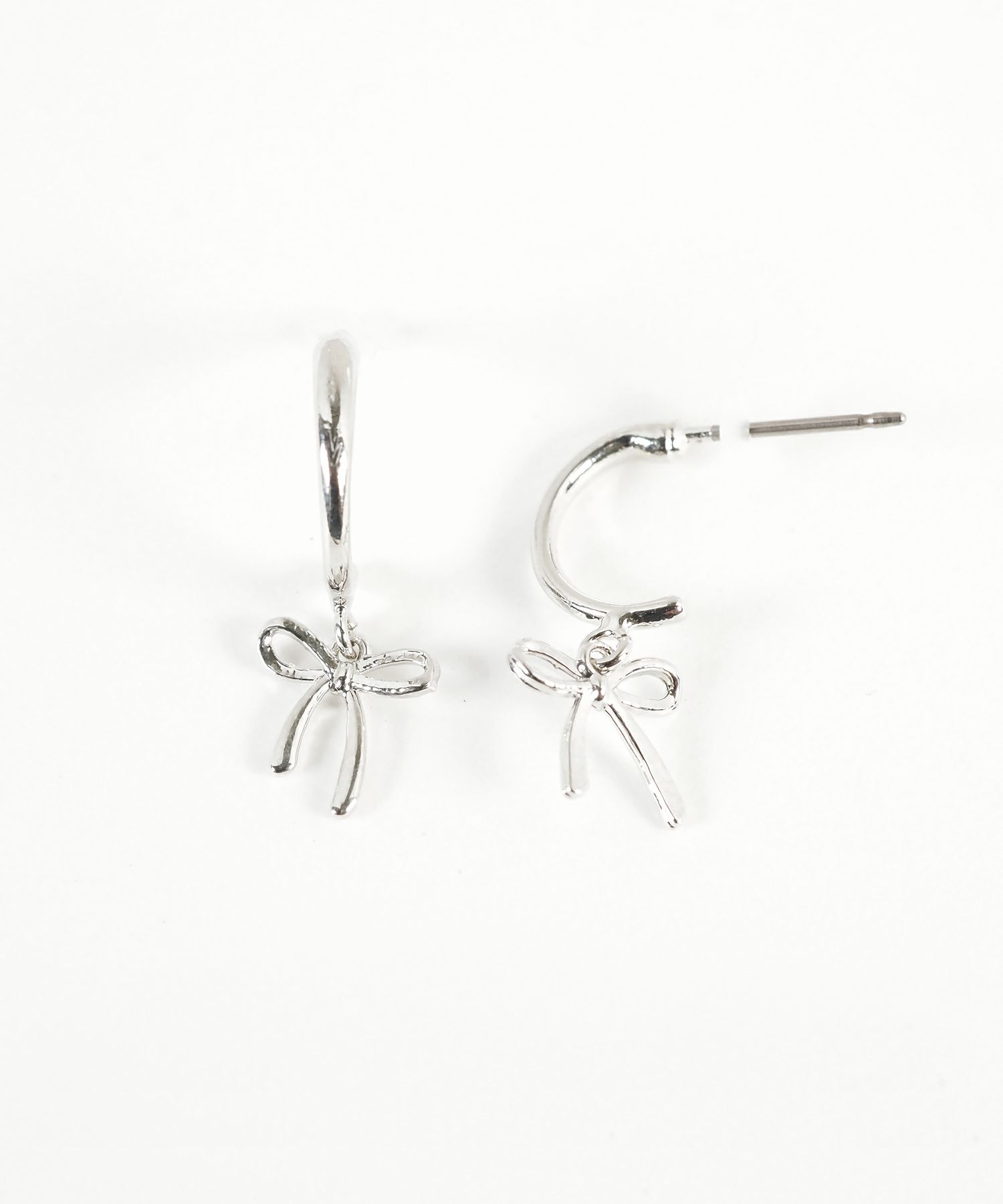 リボンピュアチタンポストピアス