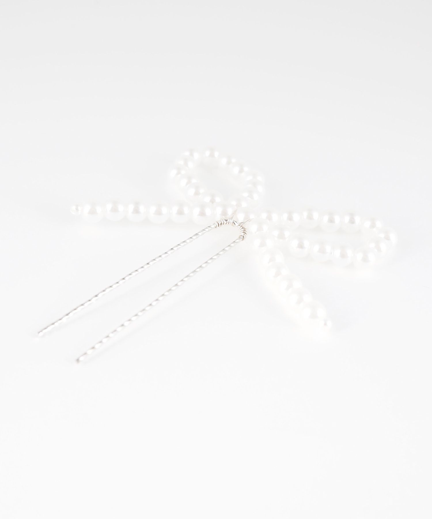 パールリボンUピン