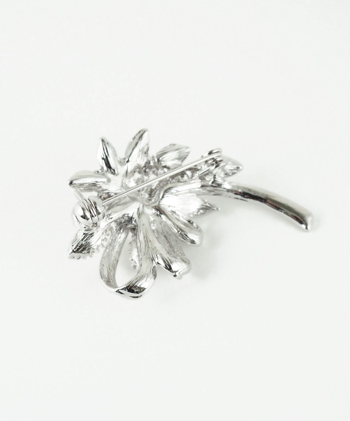 フラワーストーンリボンブローチ