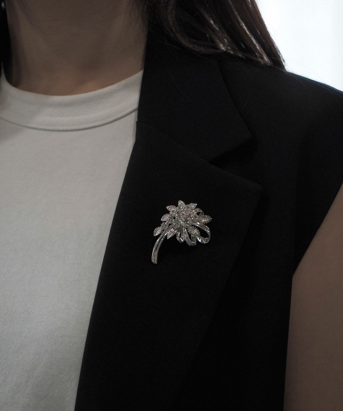 フラワーストーンリボンブローチ