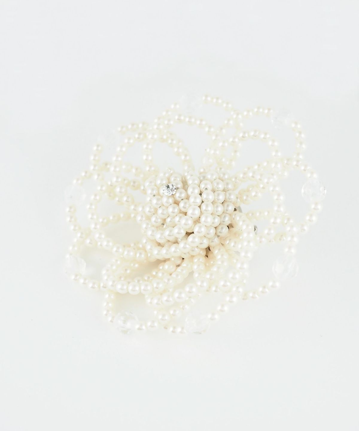 パールビーズフラワーブローチ