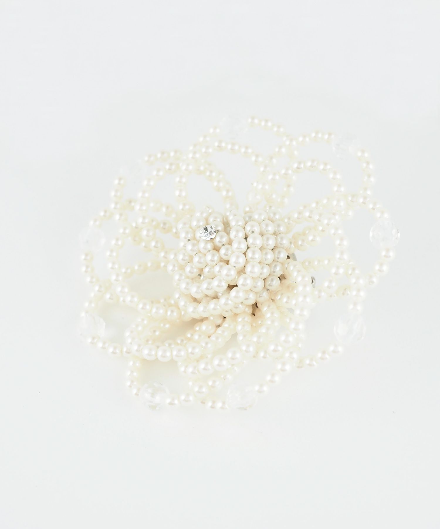 パールビーズフラワーブローチ