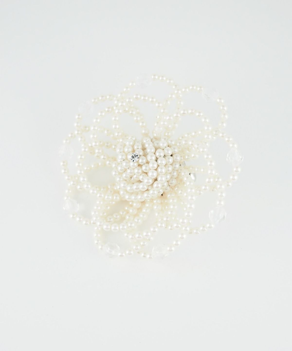 パールビーズフラワーブローチ