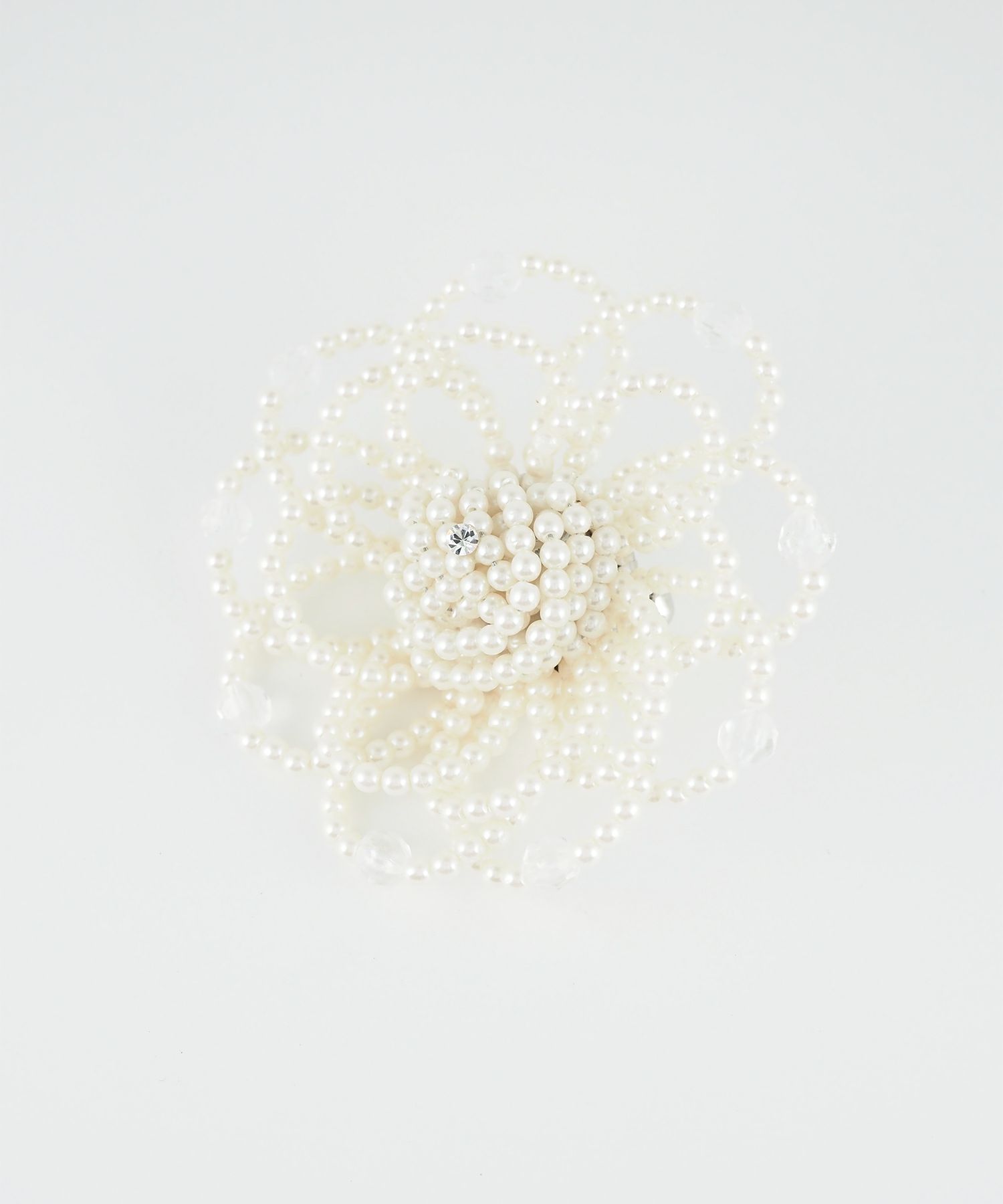 パールビーズフラワーブローチ