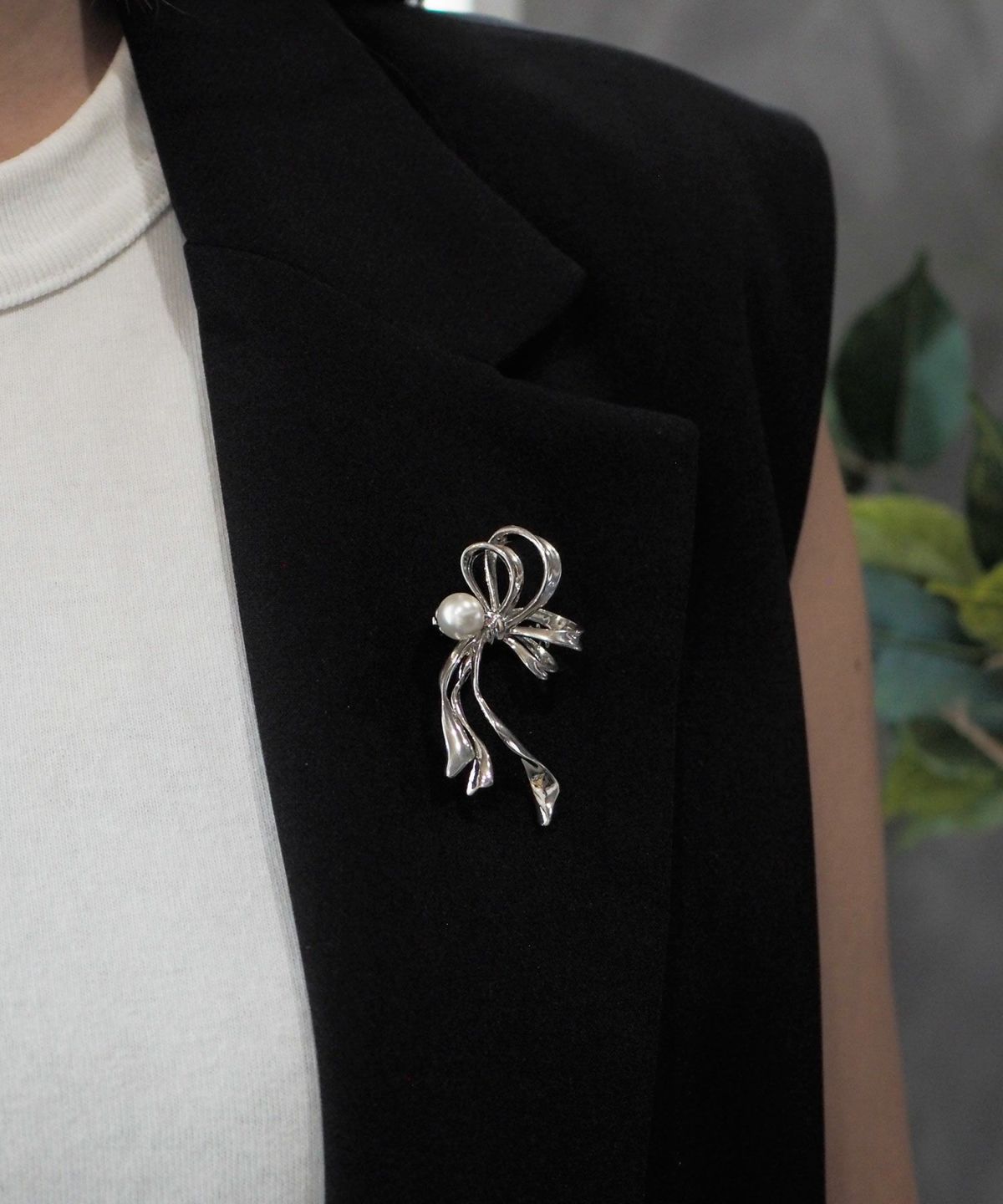 リボンノットパールブローチ