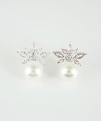 フラワーキュービックパールチタンポストピアス