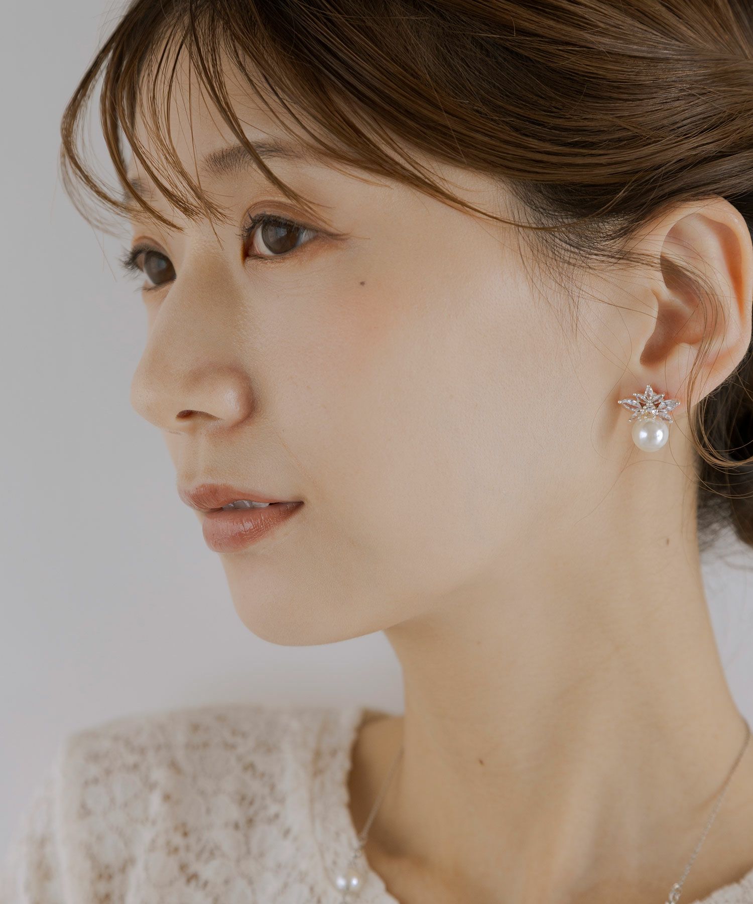 フラワーキュービックパールチタンポストピアス