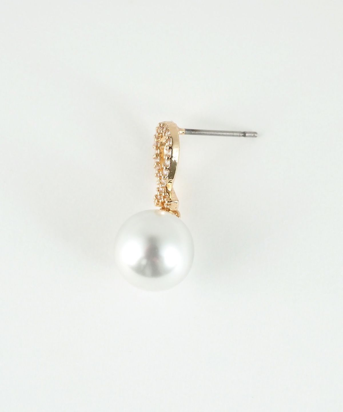 ノットラインストーンチタンポストピアス