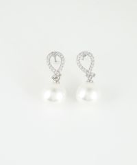 ノットラインストーンチタンポストピアス