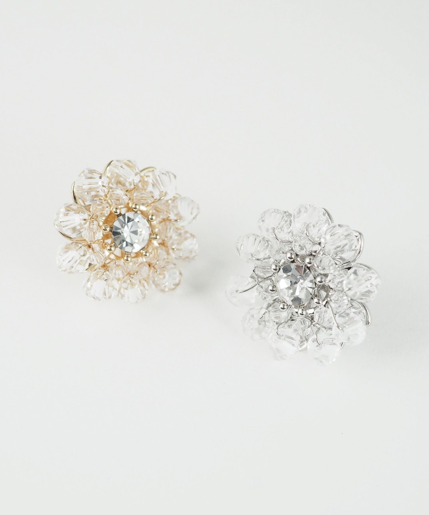 フラワービーズチタンポストピアス