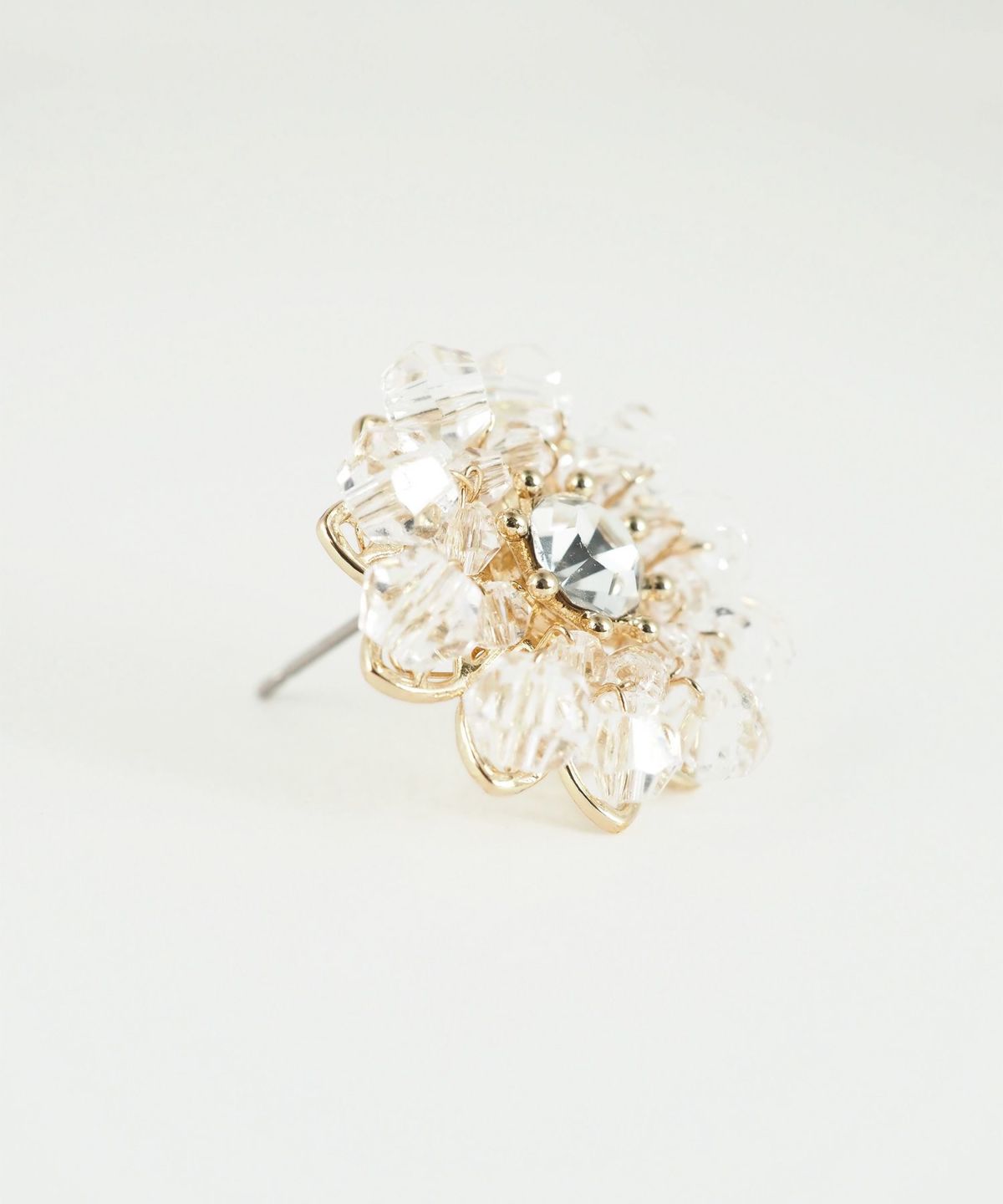 フラワービーズチタンポストピアス