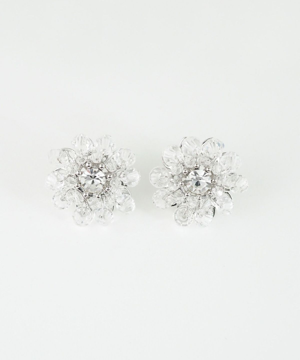 フラワービーズチタンポストピアス