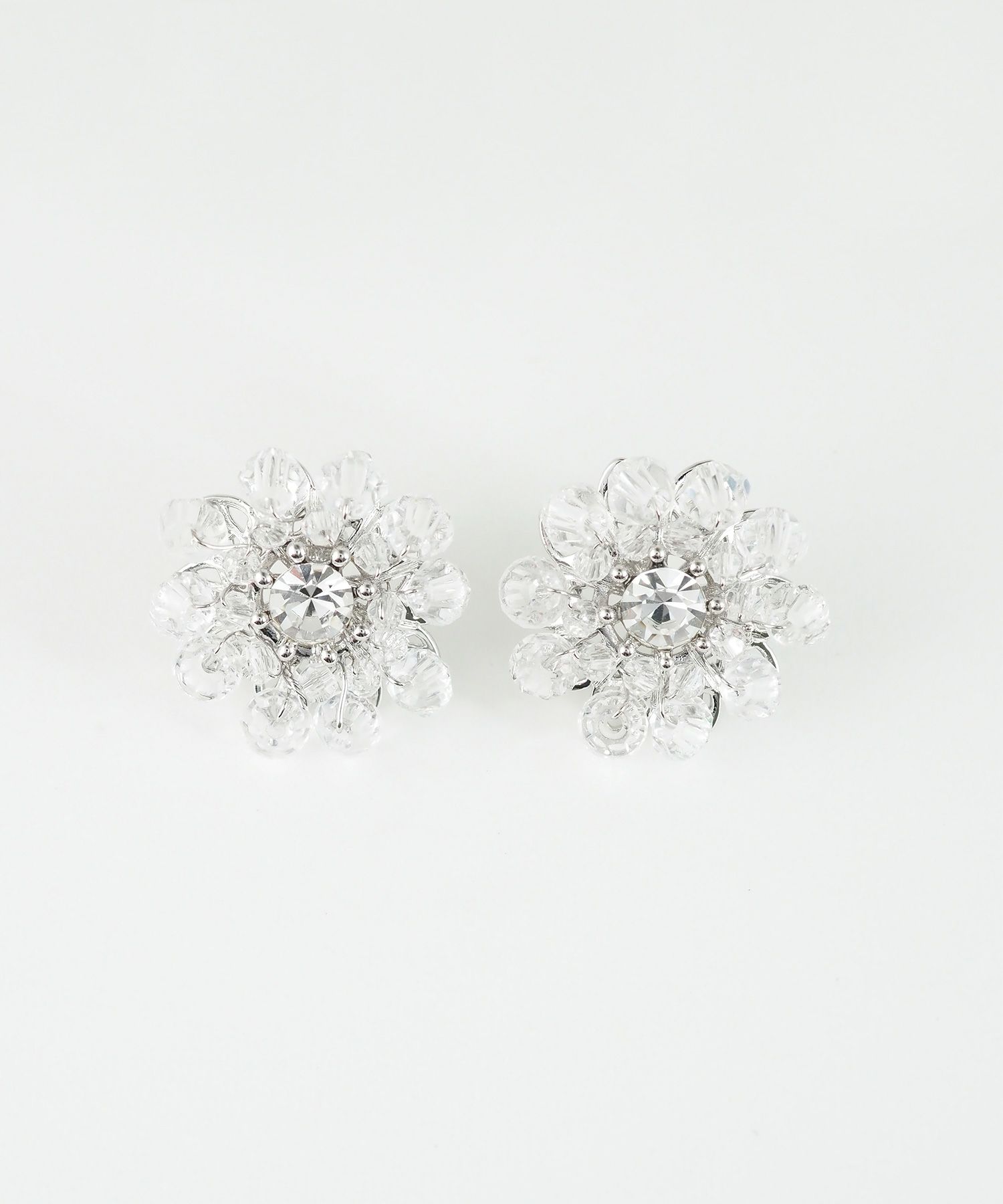 フラワービーズチタンポストピアス