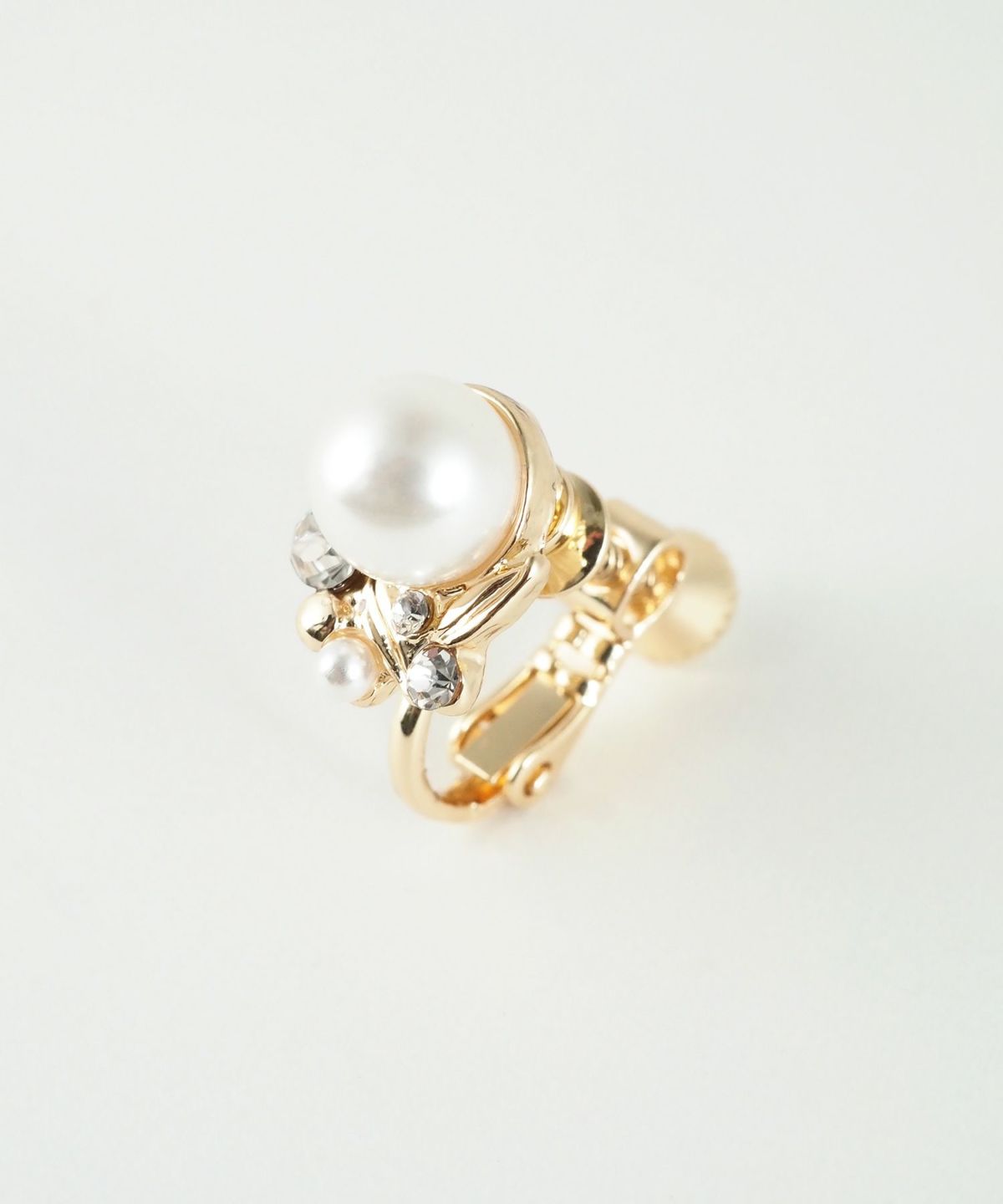 ワンポイントパールビジューイヤリング