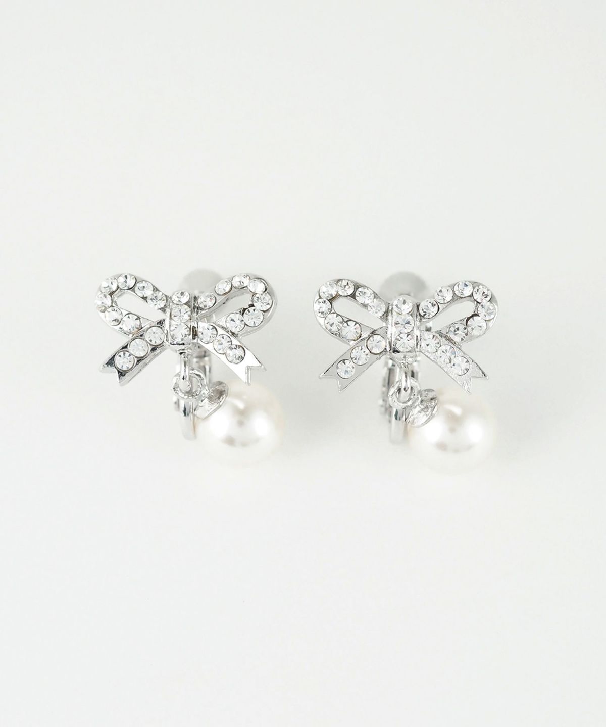 ラインストーンリボンパールイヤリング