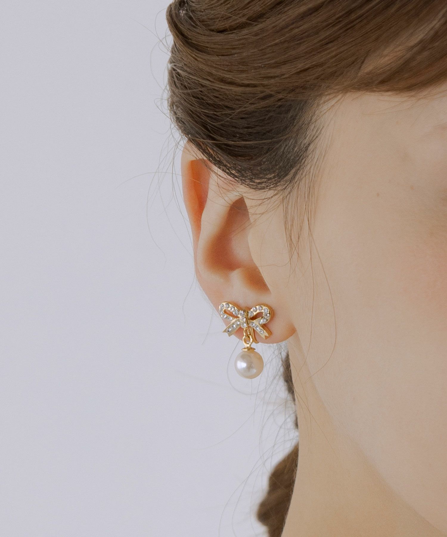 ラインストーンリボンパールイヤリング