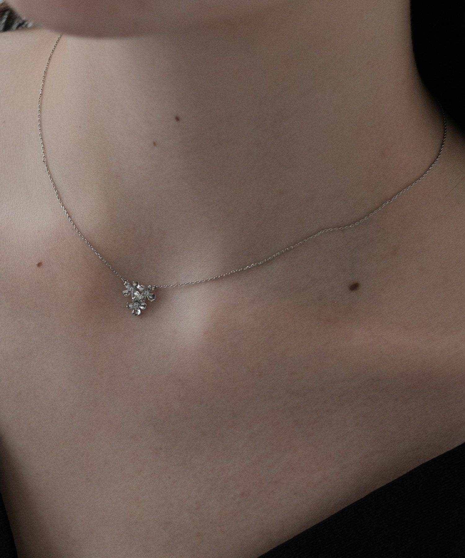 フラワーシルエットプチペンダント【MUK】