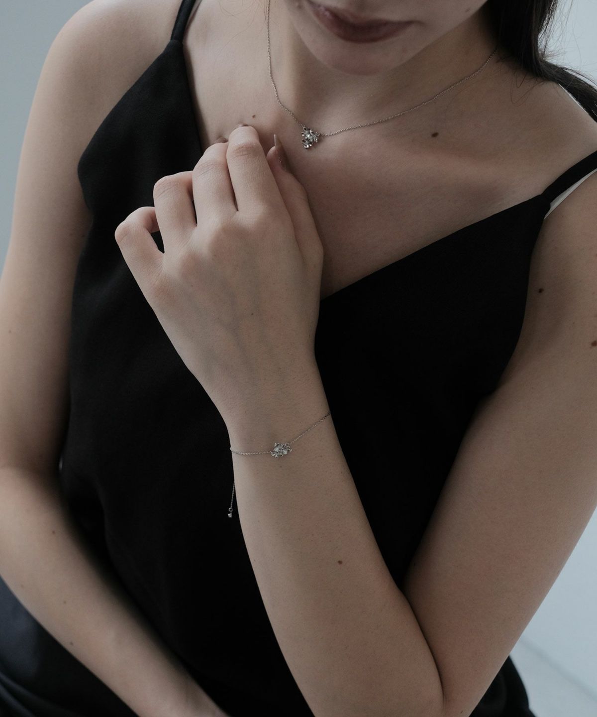 フラワーシルエットプチペンダント【MUK】