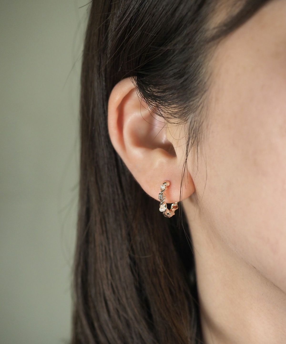 パールストーンツイストサージカルステンレスポストピアス