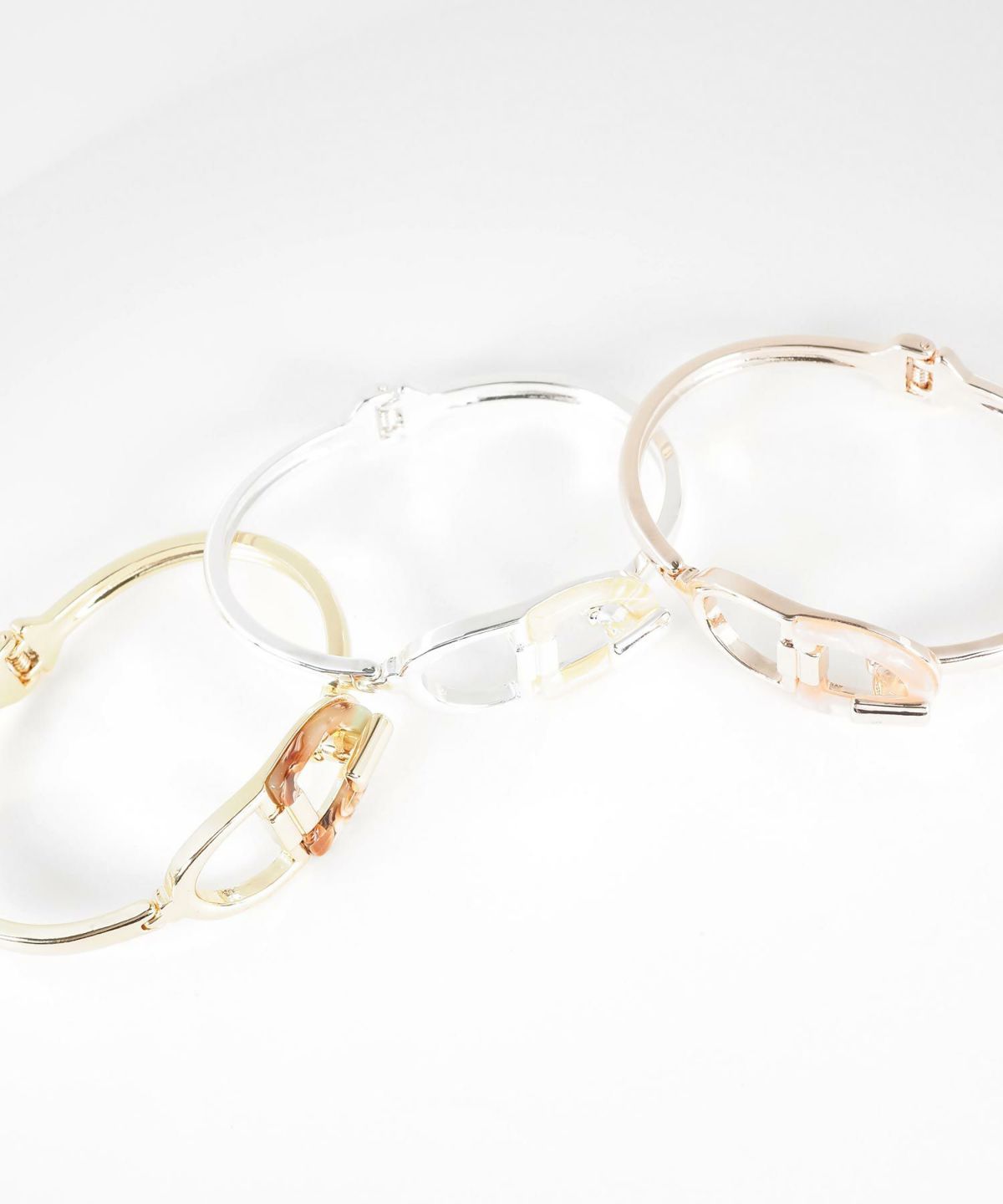 シンプル樹脂クリックバングル