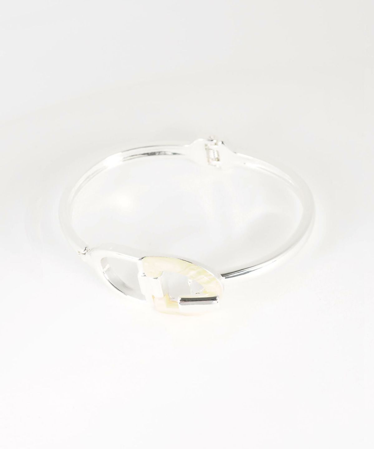 シンプル樹脂クリックバングル