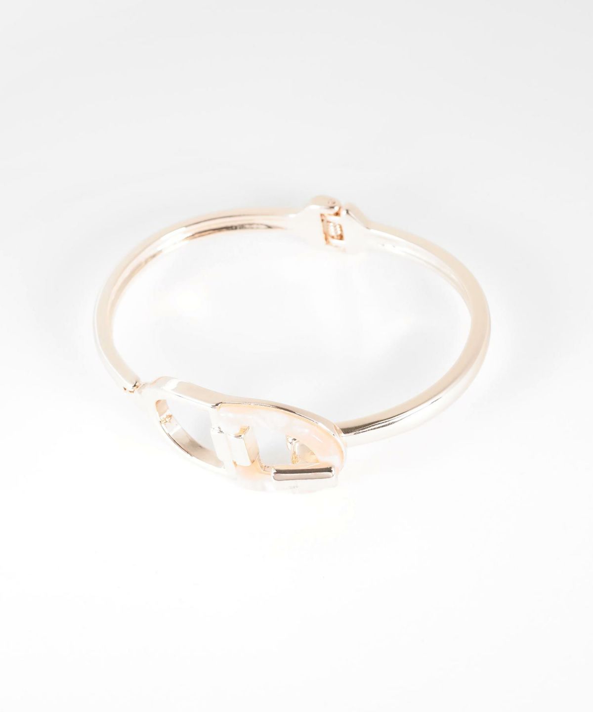 シンプル樹脂クリックバングル