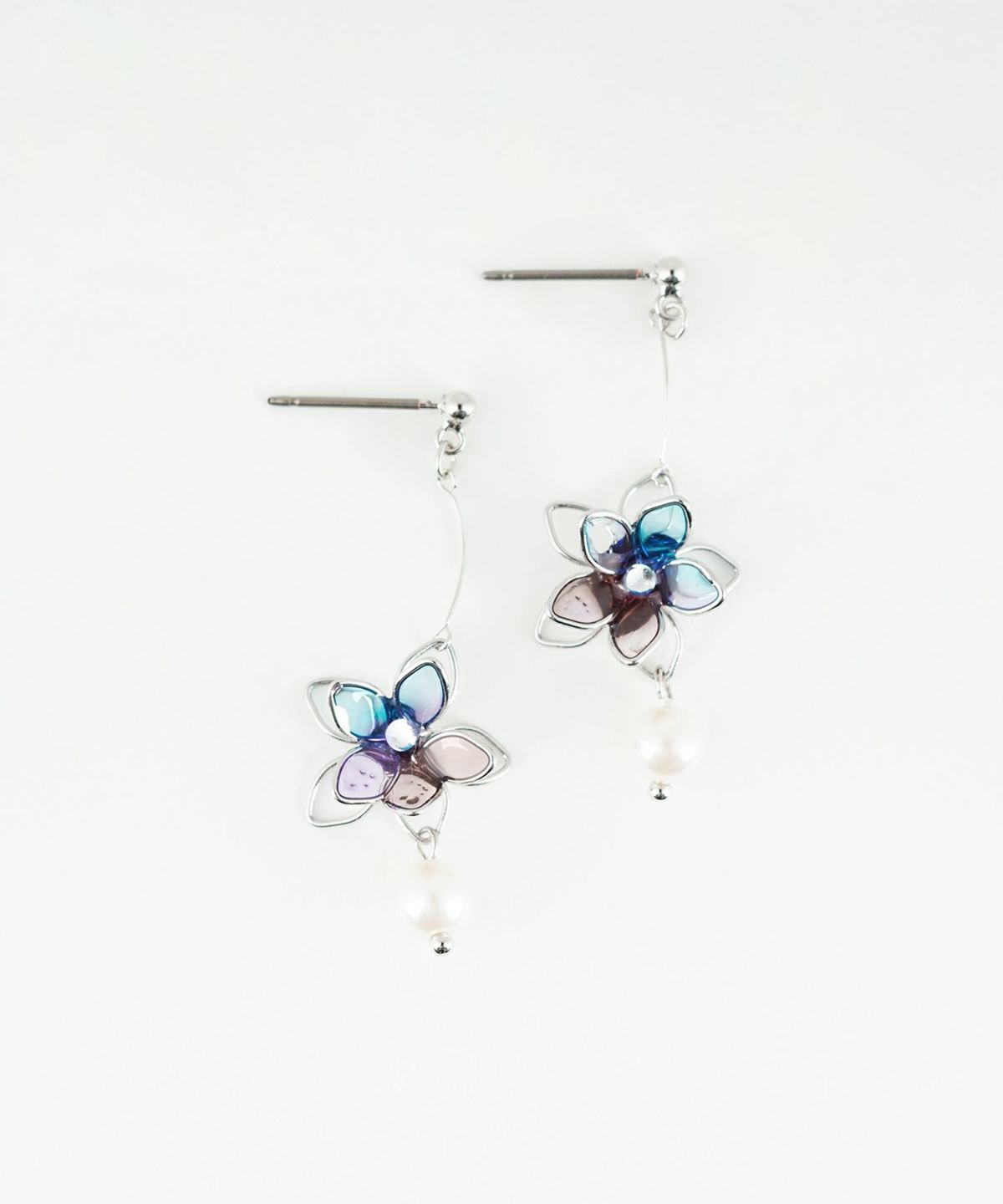 ワイヤーフラワーチタンポストピアス