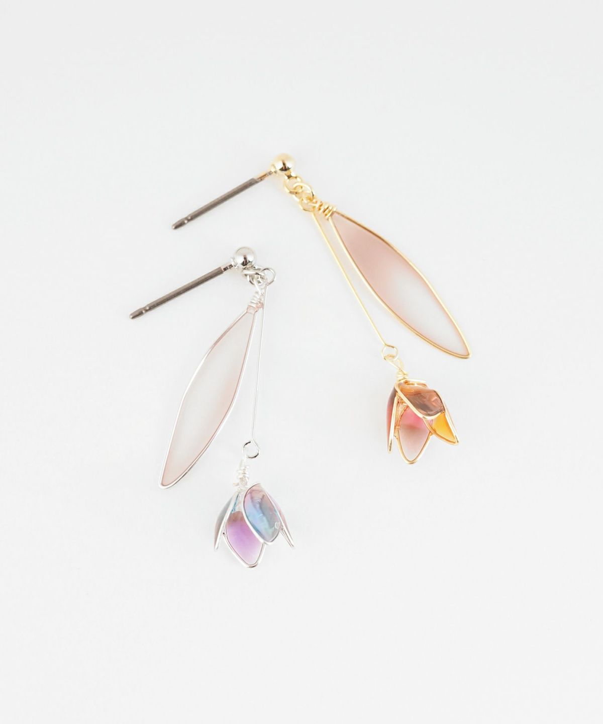 ツボミワイヤーリーフチタンポストピアス