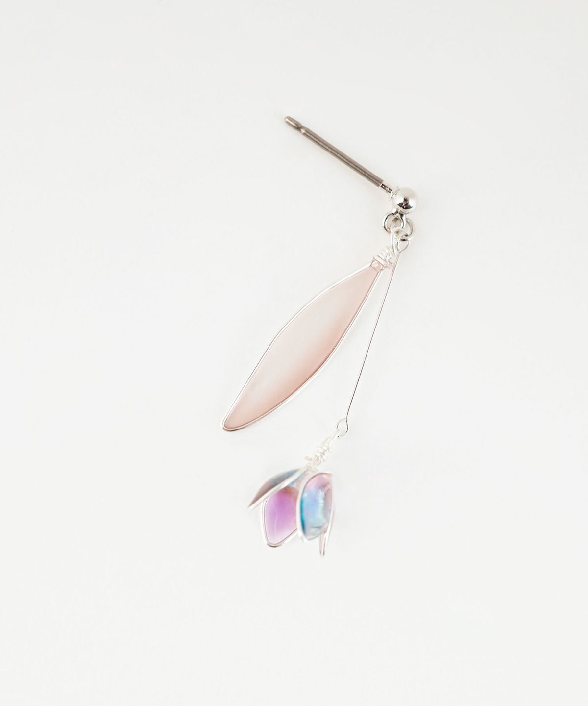 ツボミワイヤーリーフチタンポストピアス