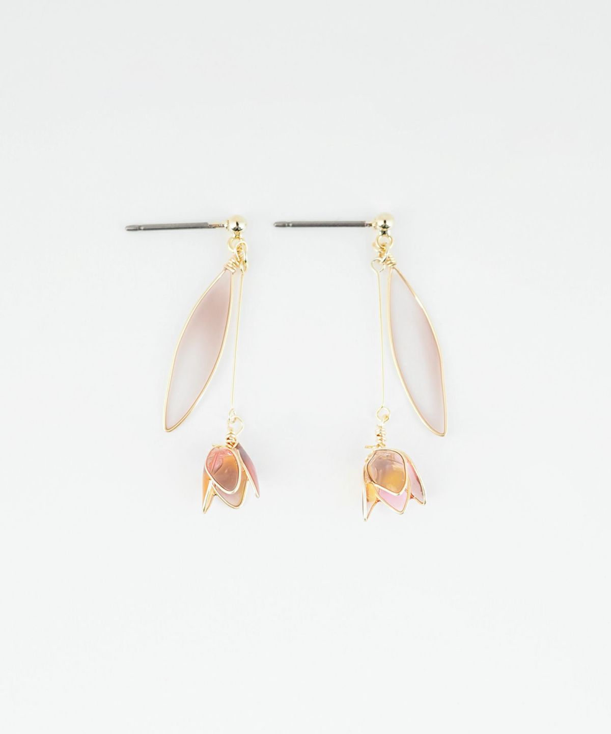 ツボミワイヤーリーフチタンポストピアス