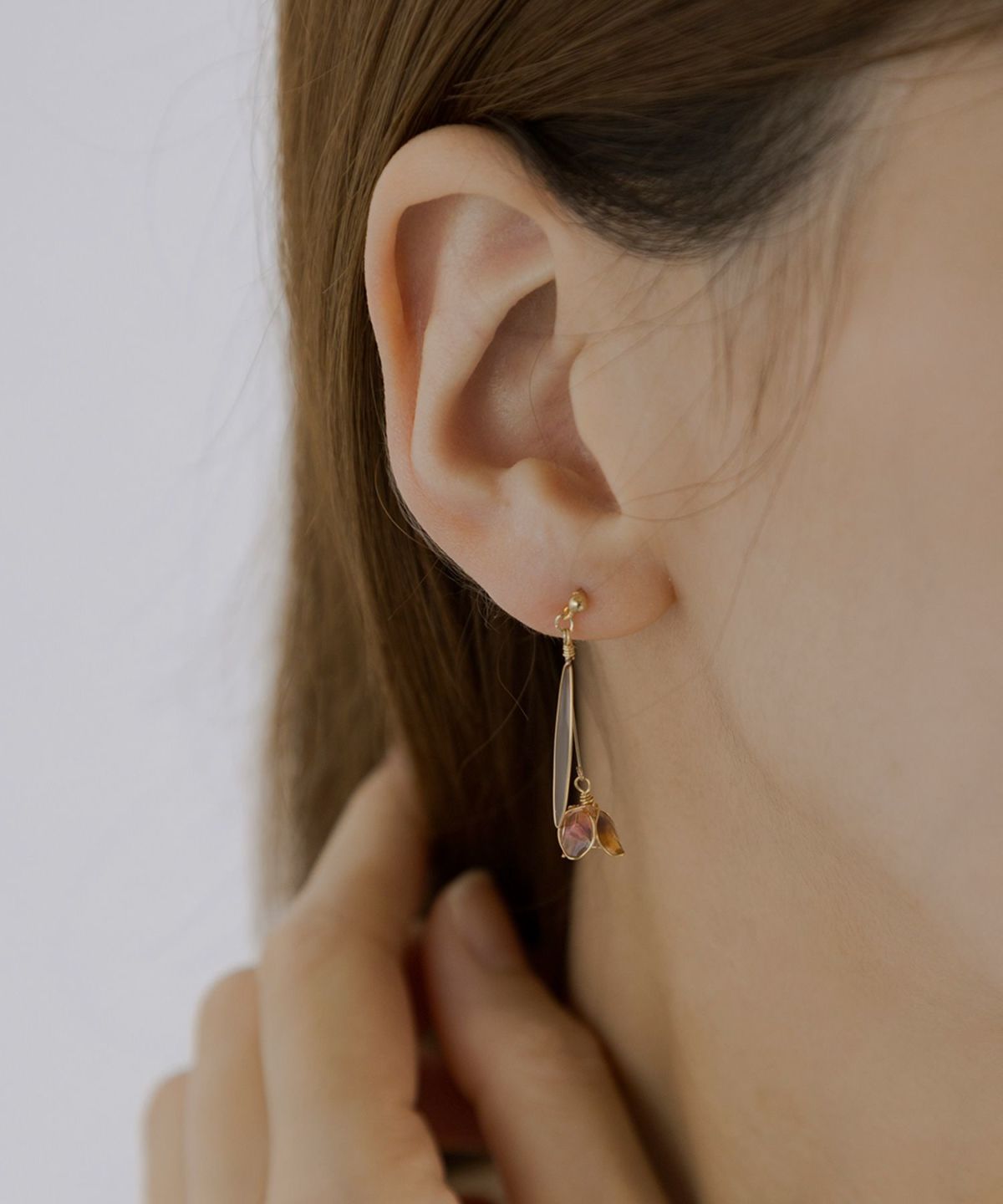 ツボミワイヤーリーフチタンポストピアス