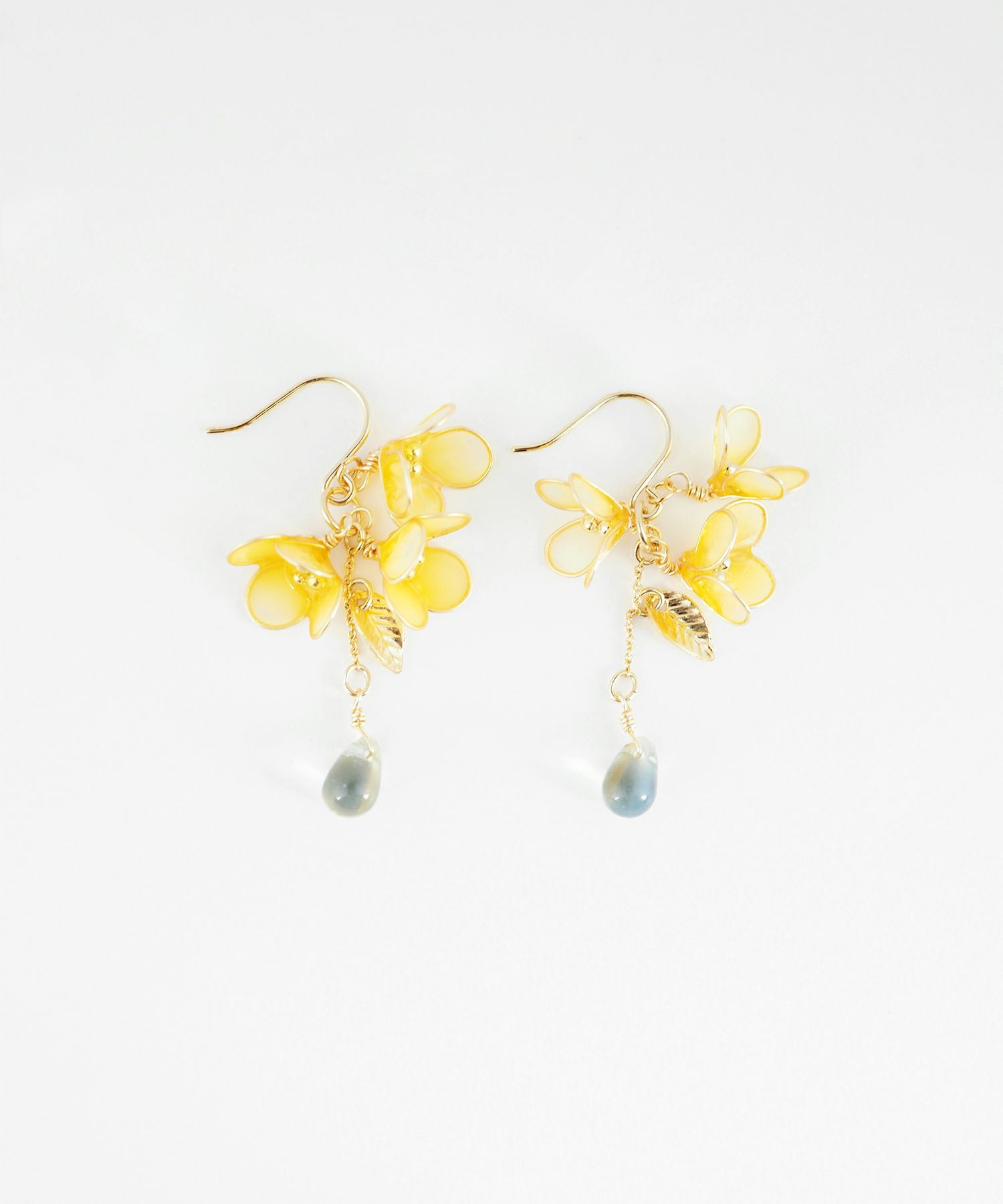 3連フラワーフックピアス