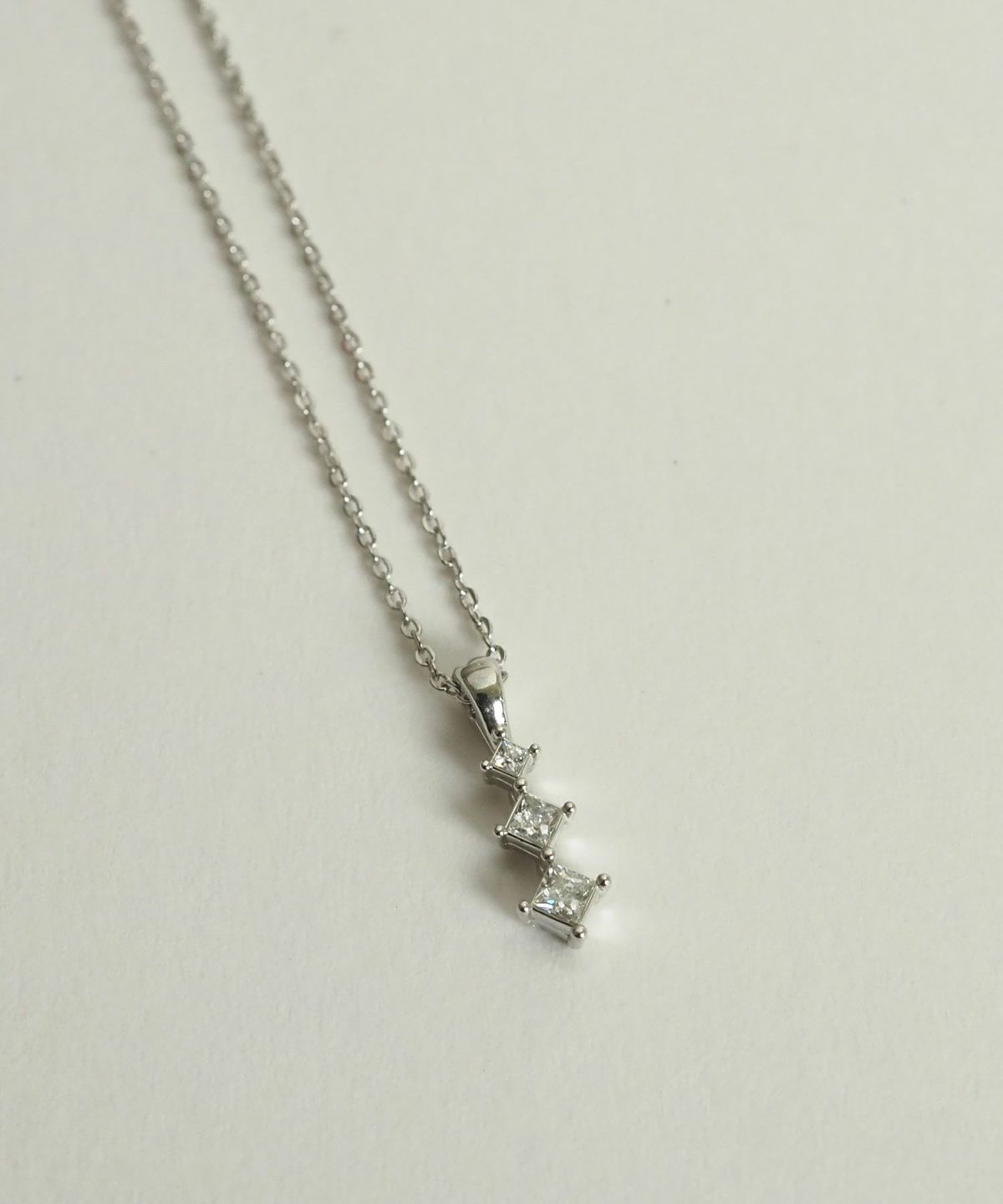 トリオビジューダイヤプチペンダント【MUK petite charme】