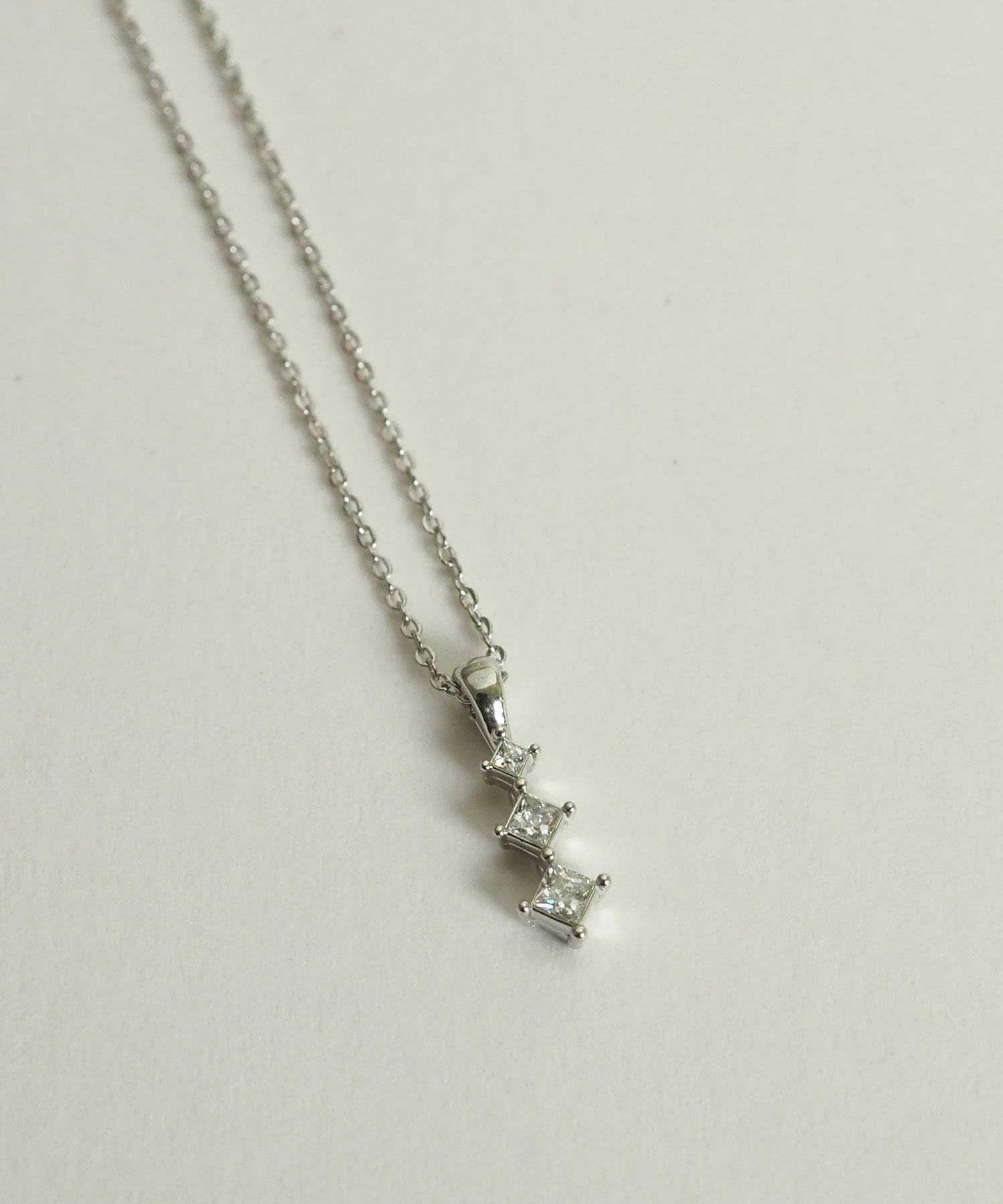 トリオビジューダイヤプチペンダント【MUK petite charme】