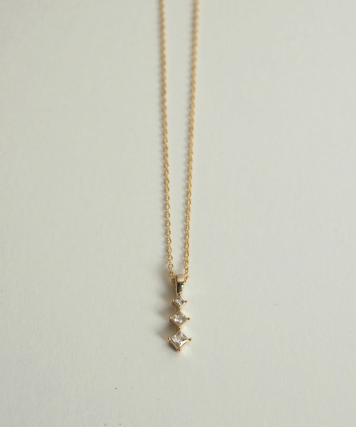 トリオビジューダイヤプチペンダント【MUK petite charme】