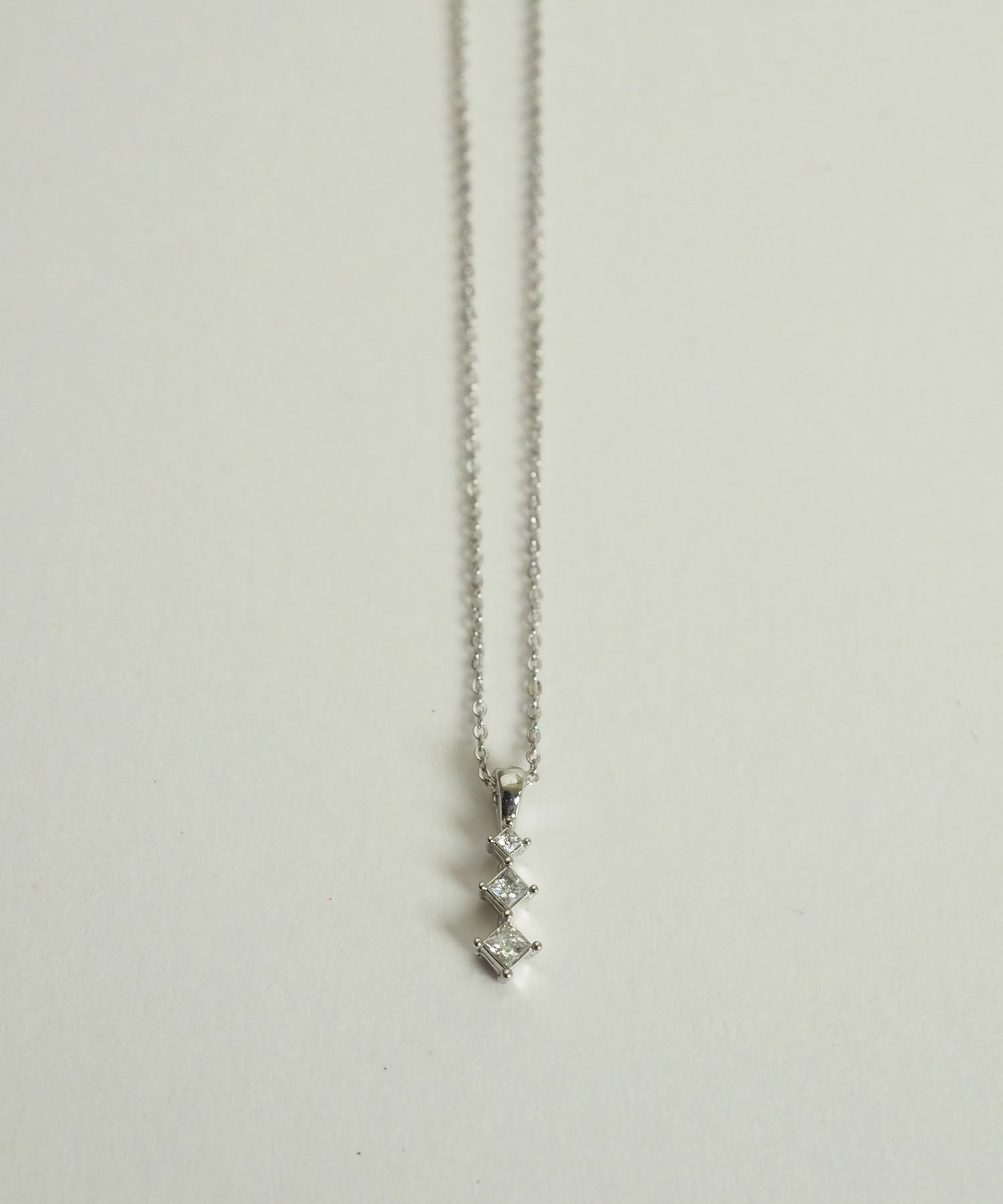 トリオビジューダイヤプチペンダント【MUK petite charme】