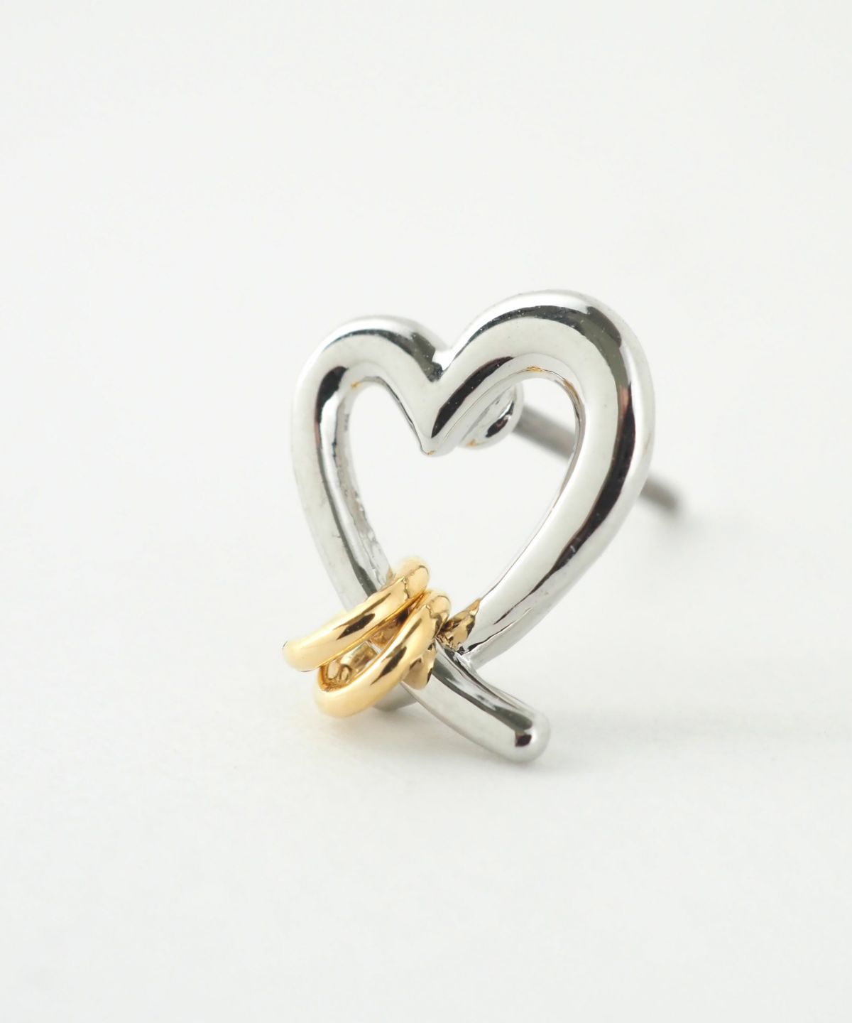 バイカラーハートチタンポストピアス