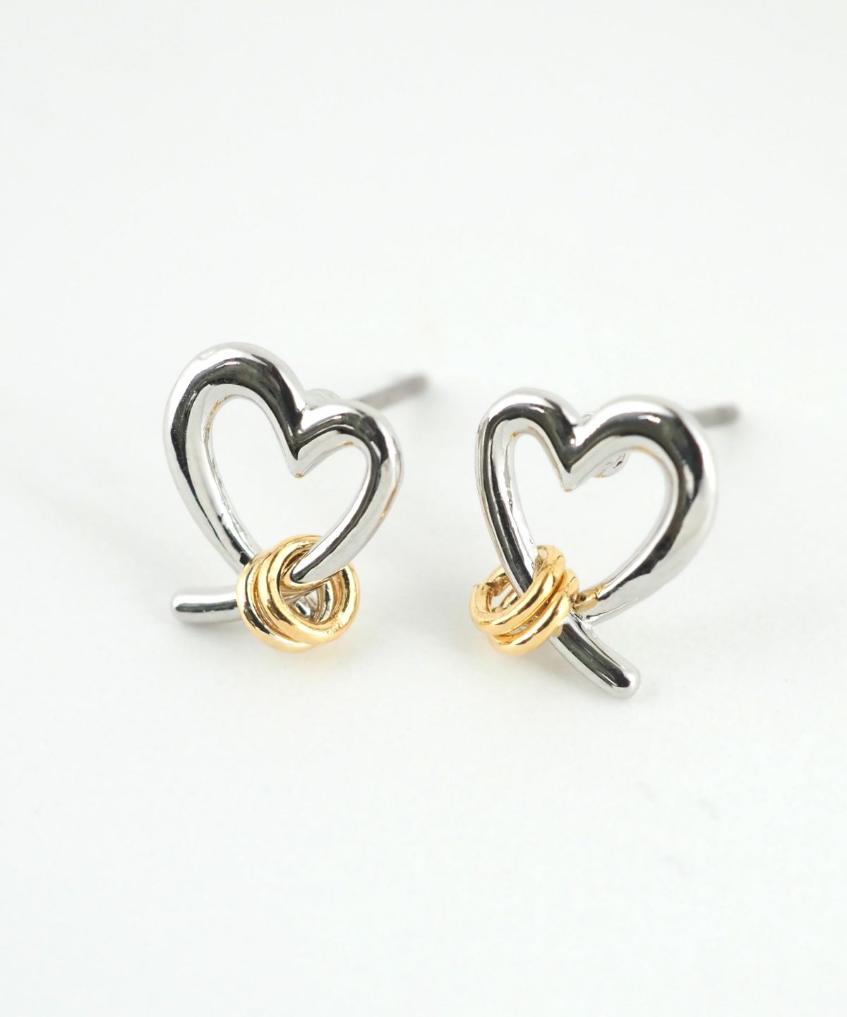 バイカラーハートチタンポストピアス