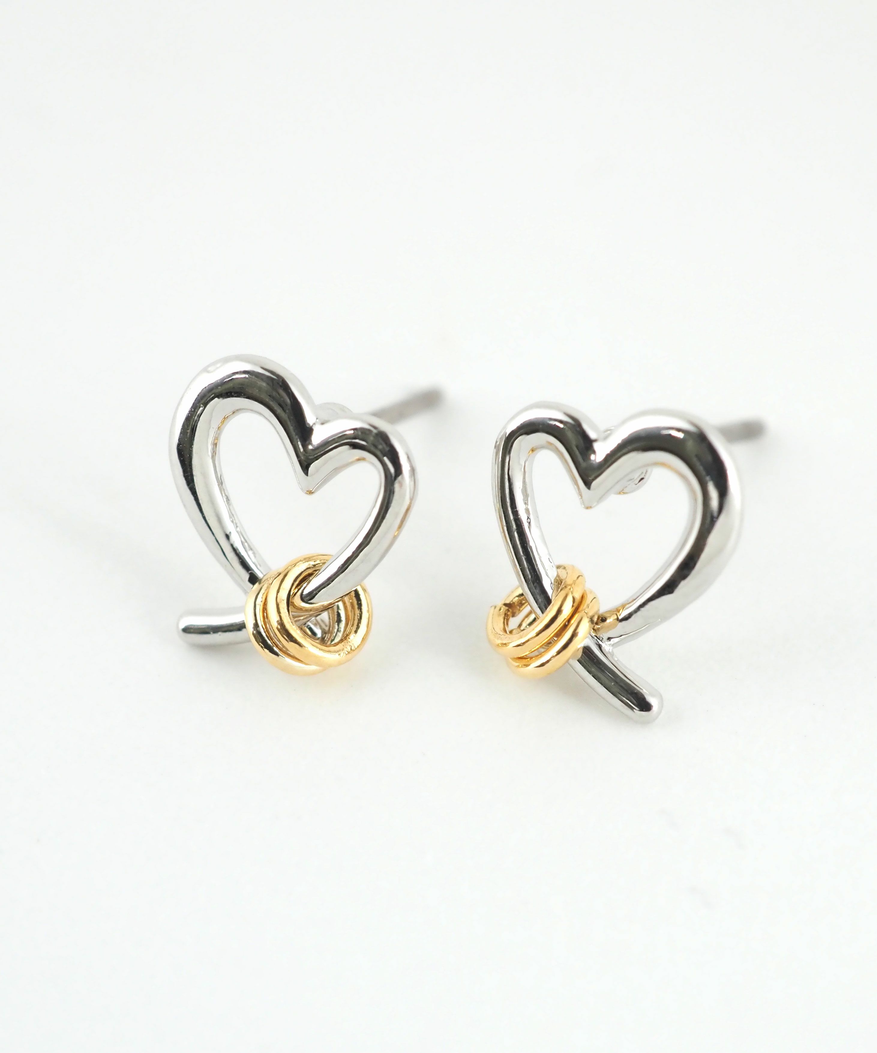バイカラーハートチタンポストピアス