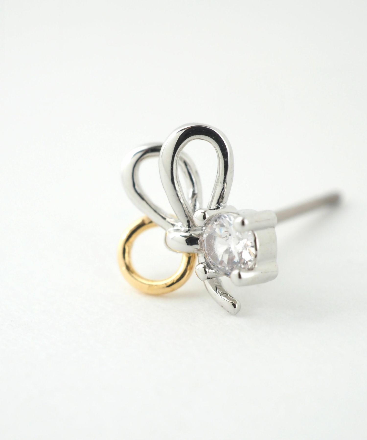 バイカラーループチタンポストピアス