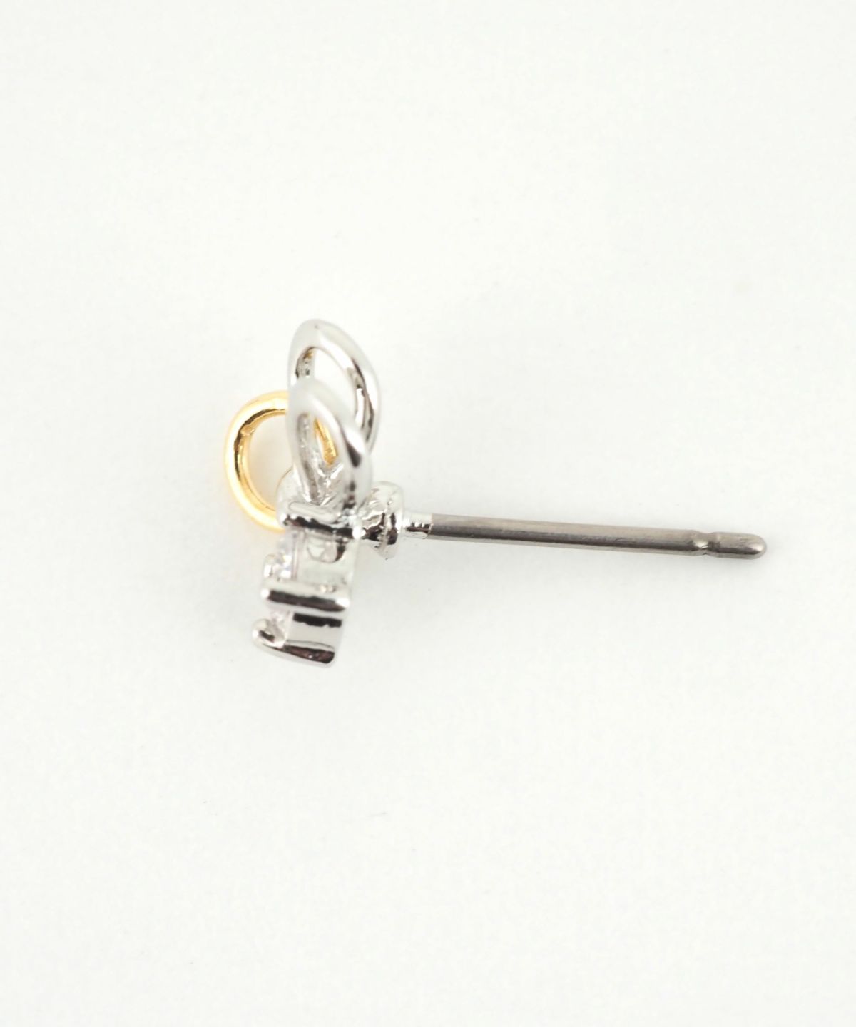 バイカラーループチタンポストピアス