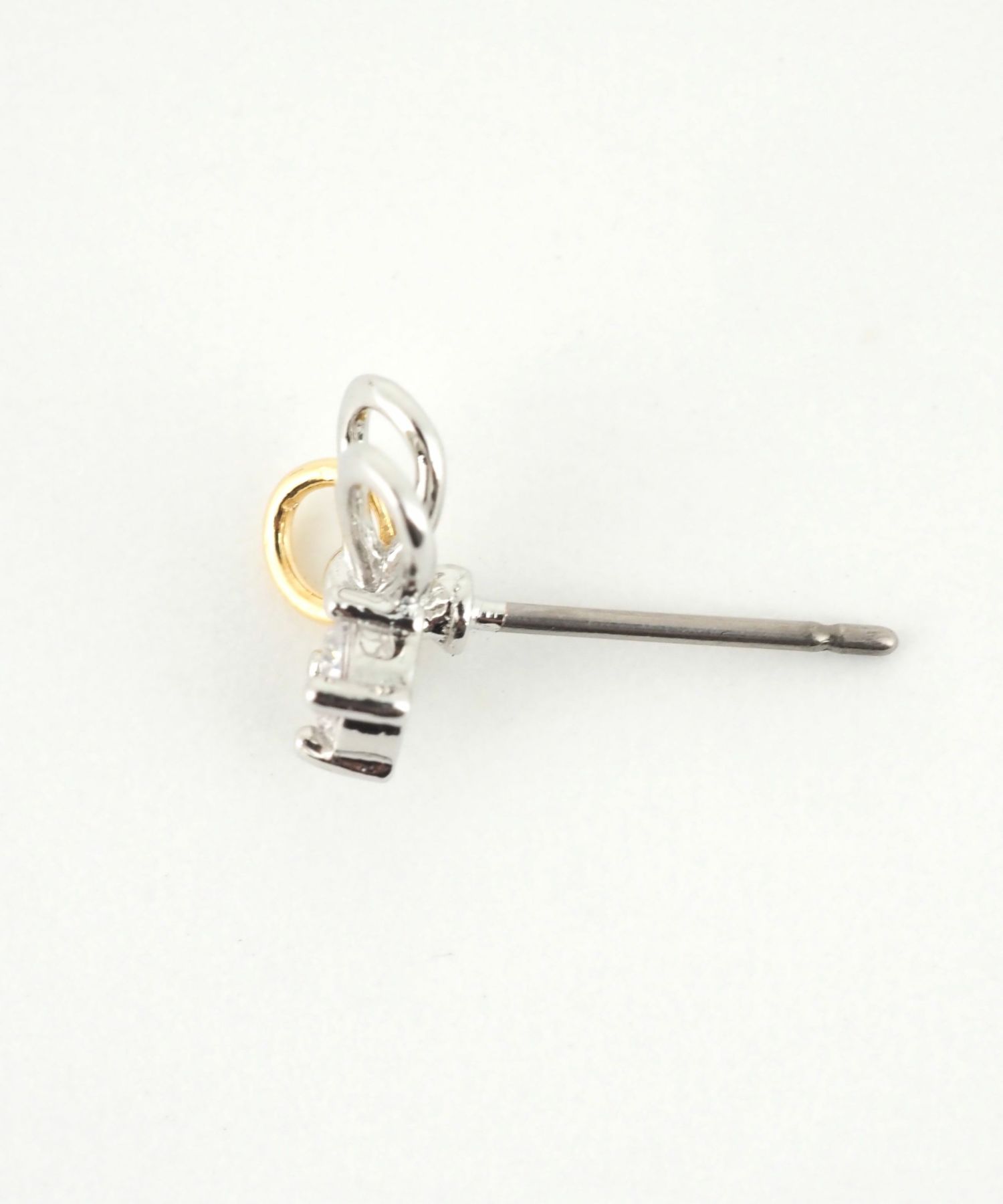 バイカラーループチタンポストピアス