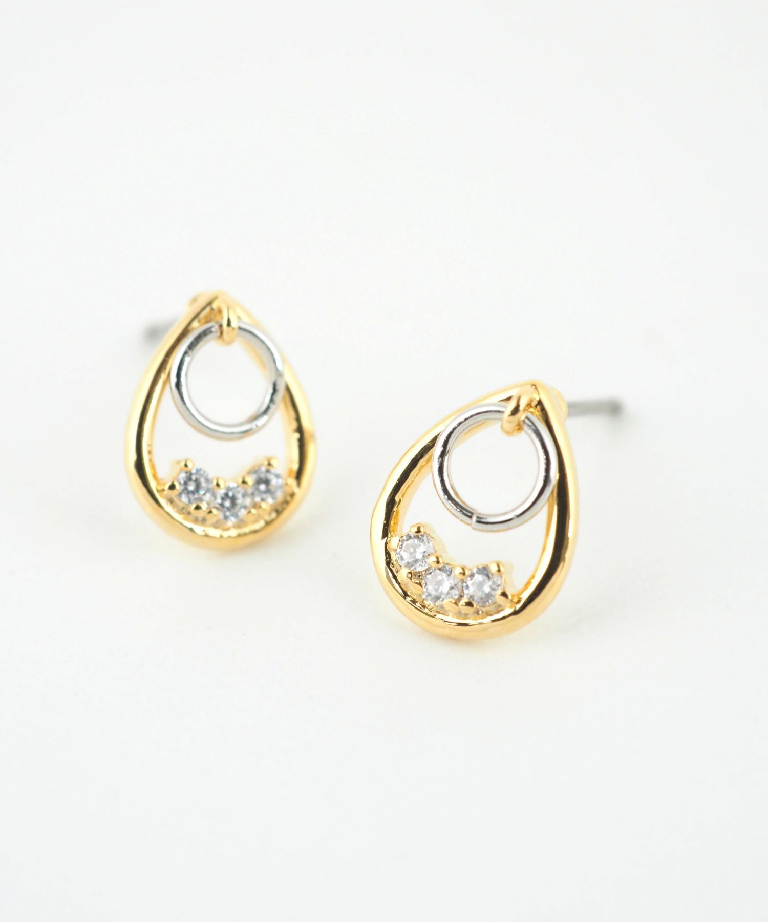 バイカラードロップチタンポストピアス